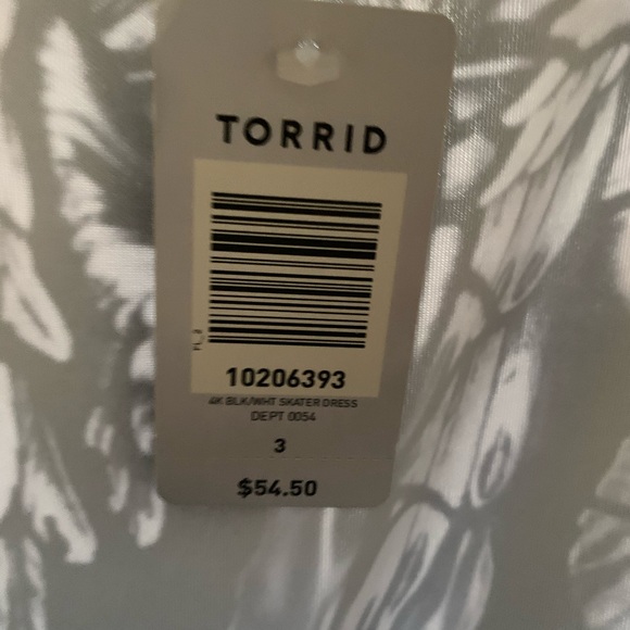 NWT Torrid Black and White Skater Dress size 3 - Picture 2 of 2